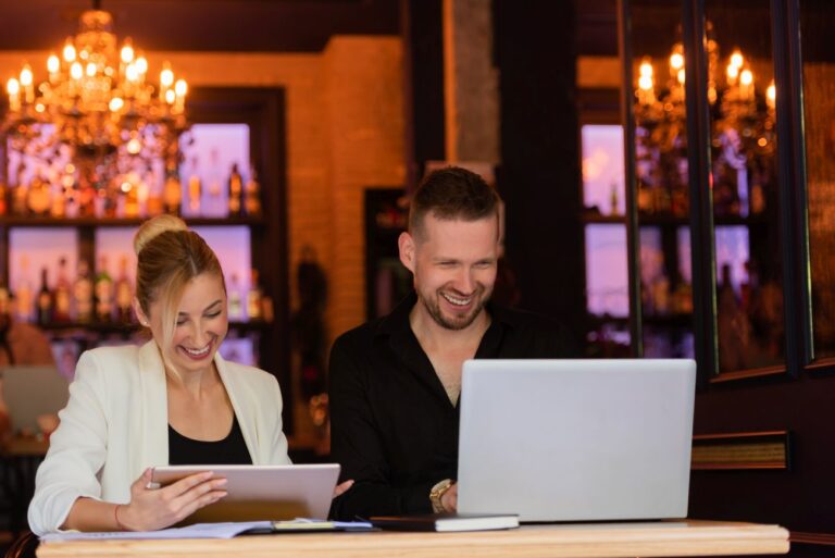 Jakie są korzyści z wprowadzenia nowoczesnego oprogramowania w branży hotelarskiej?